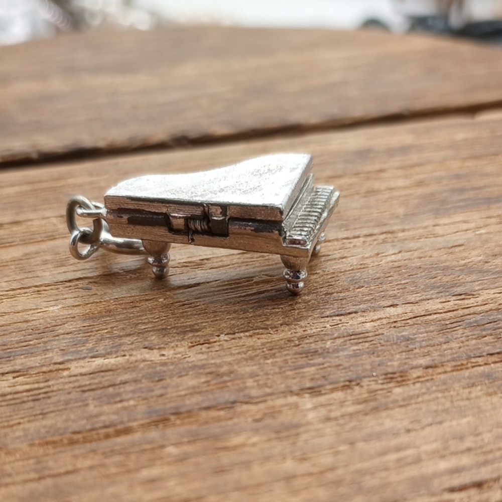 Silver Tone Grand Piano Intricate Charm Musical Musician Gift P245